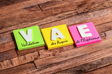 La VAE du diplôme d'éducateur de jeunes enfants en 6 étapes