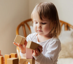 Le Sénat formule 15 propositions pour un contrôle des crèches au service de la qualité de l’accueil des enfants